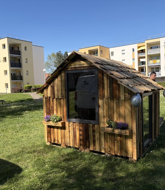 Cabane à livre - extérieur